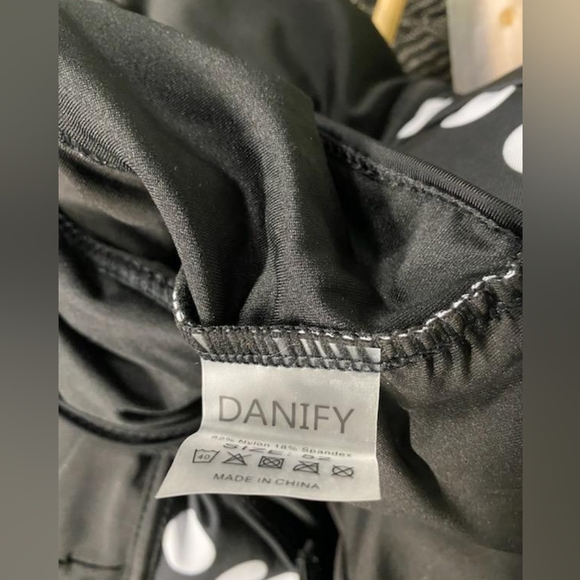 Swimsuit - Picture 4 of 5